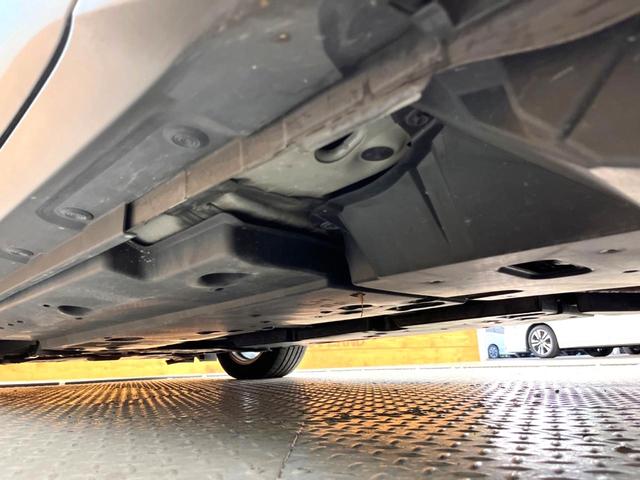 Ｃ－ＨＲ Ｓ　ＬＥＤパッケージ　トヨタセーフティセンス　レーダークルーズコントロール　ビルトインＥＴＣ　Ｂｌｕｅｔｏｏｔｈ再生　ＬＥＤヘッドライト　シーケンシャルターンランプ　純正１７インチアルミホイール　革巻きステアリング（53枚目）