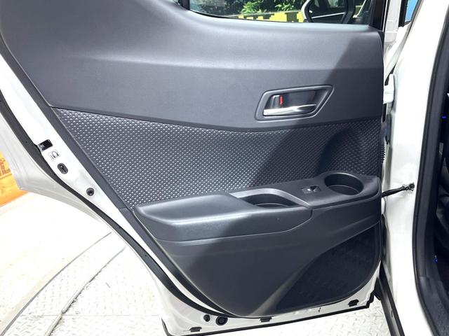 Ｃ－ＨＲ Ｓ　ＬＥＤパッケージ　トヨタセーフティセンス　レーダークルーズコントロール　ビルトインＥＴＣ　Ｂｌｕｅｔｏｏｔｈ再生　ＬＥＤヘッドライト　シーケンシャルターンランプ　純正１７インチアルミホイール　革巻きステアリング（54枚目）