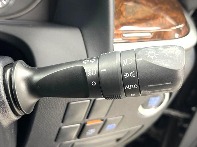 アルファード ２．５Ｘ　禁煙車　両側パワースライドドア　純正９インチディスプレイオーディオ　バックカメラ　セーフティセンス　レーダークルーズ　コーナーセンサー　レーンキープ　スマートキー　ＬＥＤヘッド　ＥＴＣ　オートライト（32枚目）