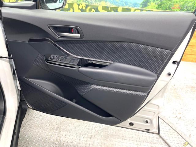 C-HR S GRスポーツ 禁煙車 パノラミックビュー 8インチディスプレイオーディオ シートヒーター OP19インチAW GRスポーツシート チューニングサスペンション セーフティセンス レーダークルーズ ETC(33枚目)