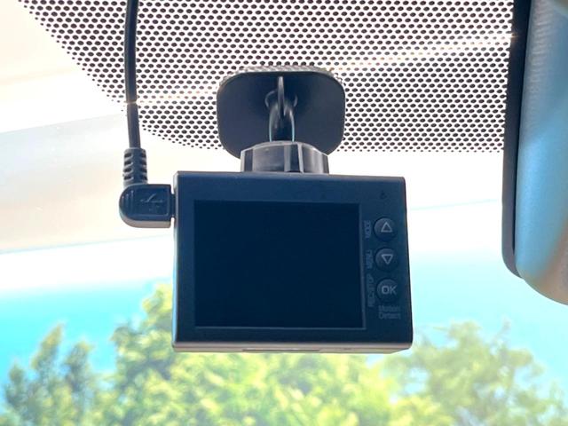 ハリアー エレガンス　禁煙車　純正９インチナビ　バックカメラ　セーフティセンス　レーダークルーズコントロール　パワーシート　ハーフレザーシート　ドライブレコーダー　コーナーセンサー　スマートキー　ＬＥＤヘッド　ＥＴＣ（7枚目）