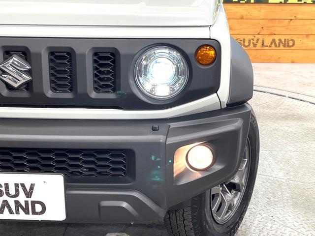 【ＬＥＤヘッドライト】悪天候や夜間走行時も良好な視界を確保し安心して運転できる高輝度ＬＥＤヘッドライトを装備！点灯速度が早く、消費電力も抑えられています。