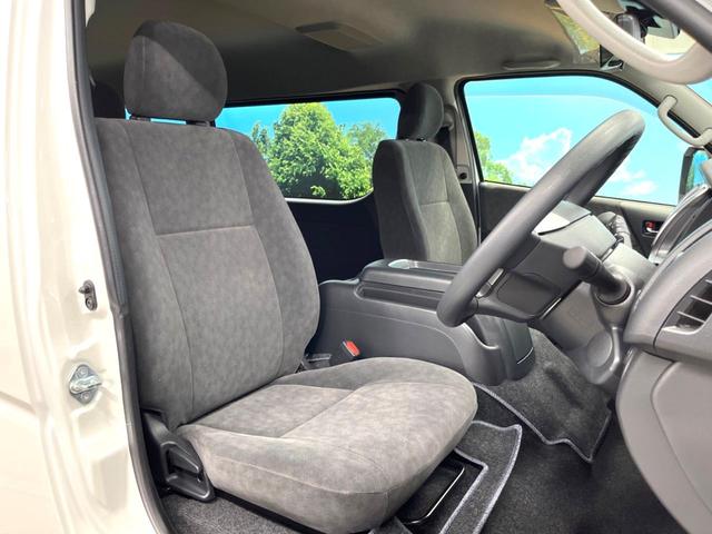 ハイエースワゴン GL トヨタセーフティセンス 禁煙車 クリアランスソナー スマートキー LEDヘッド オートハイビーム 車線逸脱警報 オートライト オートエアコン 純正15インチアルミホイール LEDフォグ(6枚目)