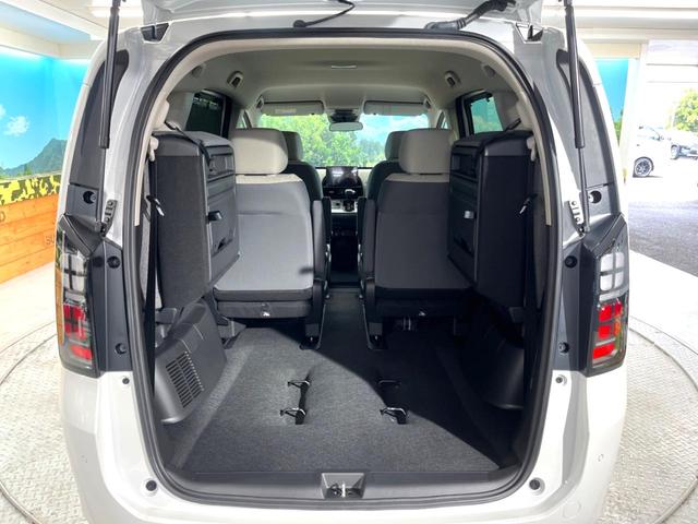 フリード エアー　登録済未使用車　純正８インチディスプレイオーディオ　バックカメラ　両側パワースライドドア　ホンダセンシング　渋滞追従付アダプティブクルーズ　Ｂｌｕｅｔｏｏｔｈ　ＡｐｐｌｅＣａｒＰｌａｙ　ＬＥＤヘッド（11枚目）