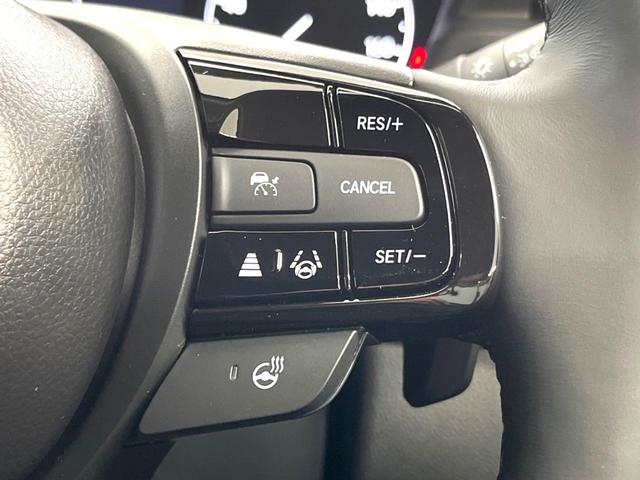 【アダプティブクルーズコントロール】高速道路での長距離走行が楽に！！自動で速度を保つクルーズコントロールが、衝突軽減システムと連携し、前方の車両を感知して車間を保つように速度調節してくれます！！