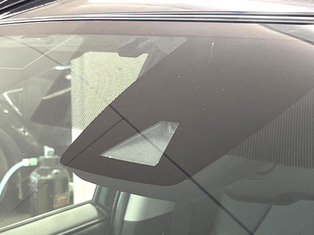 【トヨタセーフティセンス】走行中に前方の車両等を認識し、衝突しそうな時は警報とブレーキで衝突回避と被害軽減をアシスト。より安全にドライブをお楽しみいただけます。