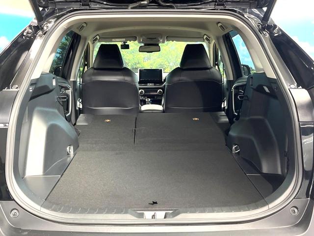 後席を格納すると、これだけの広さが！シーンに合わせたシートアレンジで、大きな荷物も積むことが出来ます♪