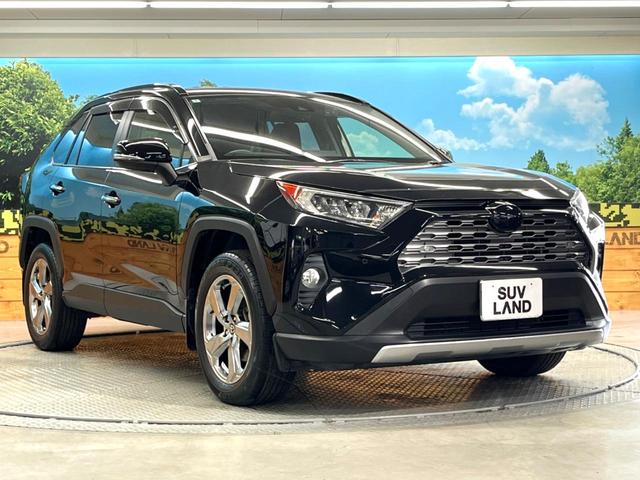 高透明度のガラス皮膜で撥水はもちろん、上質なツヤ・光沢を実現。紫外線や酸性雨から大切な愛車を保護し、色あせ・劣化を防止。「弾スプラッシュコート」、「弾プリミッサコート」からお選びいただけます。