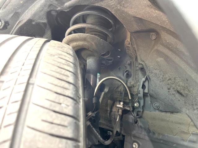 お車を安心してお乗りいただく為には、足回りの定期点検が欠かせません。サービスサポート（有償保証）では無料点検もご提供しており、安心のカーライフをお過ごしいただけるサポート体制が整っています。