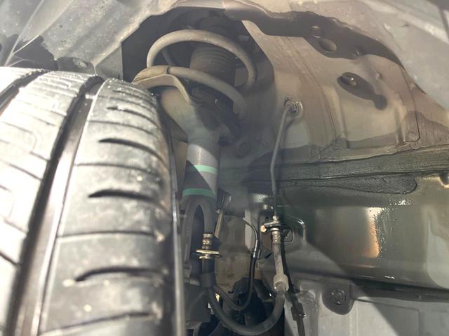 お車を安心してお乗りいただく為には、足回りの定期点検が欠かせません。サービスサポート（有償保証）では無料点検もご提供しており、安心のカーライフをお過ごしいただけるサポート体制が整っています。