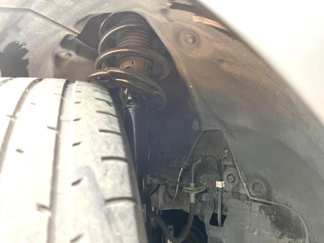 お車を安心してお乗りいただく為には、足回りの定期点検が欠かせません。サービスサポート（有償保証）では無料点検もご提供しており、安心のカーライフをお過ごしいただけるサポート体制が整っています。