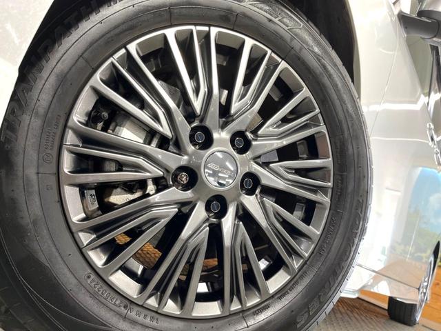 【純正１６インチアルミホイール】外観にマッチした純正アルミホイールを装着しております。各種社外アルミホイールや、スタッドレスタイヤも取扱いしております。是非ご相談ください♪