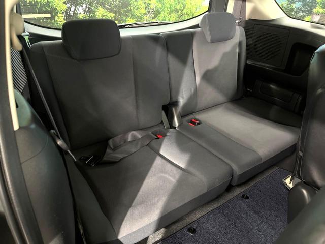 フリード Ｇ　エアロ　ジャストセレクション　両側電動ドア　純正ナビ　バックカメラ　ＥＴＣ　ＨＩＤヘッドランプ　７人乗り　ＣＤ再生　盗難防止装置　プライバシーガラス　オートライト（10枚目）