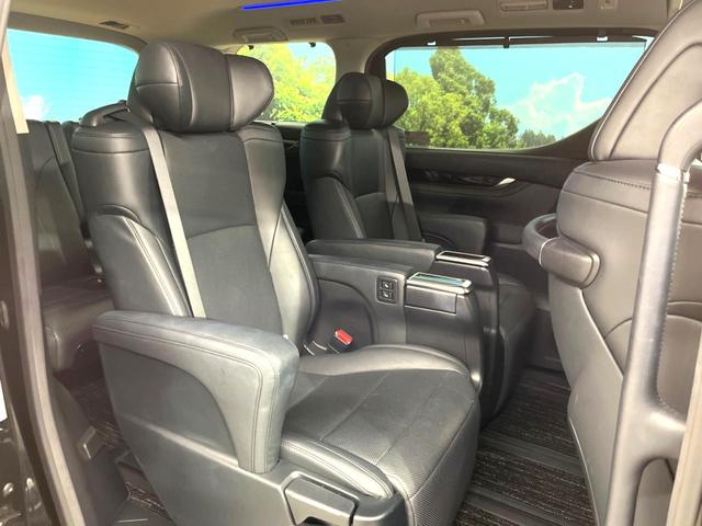 ヴェルファイア ２．５Ｚ　Ｇエディション　禁煙車　純正１０インチナビ　フリップダウン　バックカメラ　シートベンチレーション　エグゼクティブパワーシート　３眼ＬＥＤヘッド　両側パワースライドドア　パワーバックドア　セーフティセンス（9枚目）