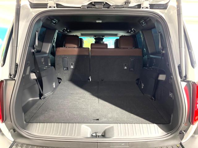 ランドクルーザー２５０ ＺＸファーストエディション　ムーンルーフ　丸目ＬＥＤ　１２．３インチナビ　アドバンストパーク　床下透過パノラミックビュー　ブラインドスポット　ＪＢＬサウンド　シートベンチレーション　デジタルインナーミラー　ステアリングヒーター（11枚目）