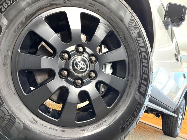 ランドクルーザー２５０ ＺＸファーストエディション　ムーンルーフ　丸目ＬＥＤ　１２．３インチナビ　アドバンストパーク　床下透過パノラミックビュー　ブラインドスポット　ＪＢＬサウンド　シートベンチレーション　デジタルインナーミラー　ステアリングヒーター（14枚目）