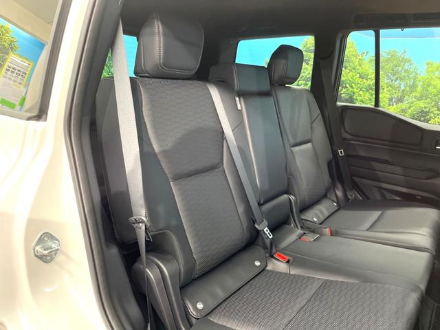 ランドクルーザー２５０ ＶＸ　ムーンルーフ　禁煙車　１２．３インチディスプレイオーディオ　パノラミックビュー　シートベンチレーション　ブラインドスポット　革シート　パワーバックドア　セーフティセンス　レーダークルーズ　ＥＴＣ２．０（9枚目）