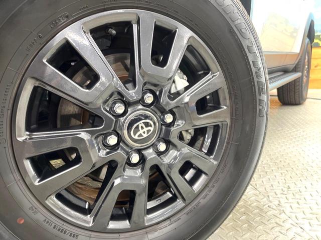 ランドクルーザー２５０ ＶＸ　ムーンルーフ　禁煙車　１２．３インチディスプレイオーディオ　パノラミックビュー　シートベンチレーション　ブラインドスポット　革シート　パワーバックドア　セーフティセンス　レーダークルーズ　ＥＴＣ２．０（14枚目）