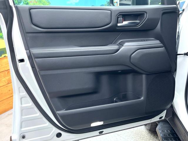 ランドクルーザー２５０ ＶＸ　ムーンルーフ　禁煙車　１２．３インチディスプレイオーディオ　パノラミックビュー　シートベンチレーション　ブラインドスポット　革シート　パワーバックドア　セーフティセンス　レーダークルーズ　ＥＴＣ２．０（45枚目）