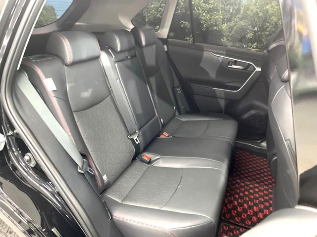 ＲＡＶ４ アドベンチャー　オフロードパッケージＩＩ　禁煙車　１０．５インチディスプレイオーディオ　パノラミックビュー　シートベンチレーション　デジタルインナーミラー　メモリー付パワーシート　ハンズフリーパワーバックドア　ブラインドスポットモニター（10枚目）