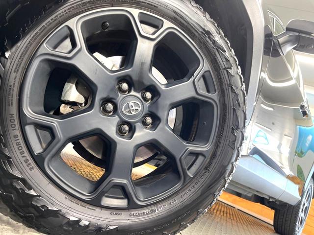ＲＡＶ４ アドベンチャー　オフロードパッケージＩＩ　禁煙車　１０．５インチディスプレイオーディオ　パノラミックビュー　シートベンチレーション　デジタルインナーミラー　メモリー付パワーシート　ハンズフリーパワーバックドア　ブラインドスポットモニター（14枚目）
