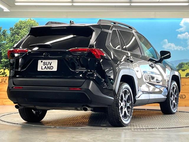 ＲＡＶ４ アドベンチャー　オフロードパッケージＩＩ　禁煙車　１０．５インチディスプレイオーディオ　パノラミックビュー　シートベンチレーション　デジタルインナーミラー　メモリー付パワーシート　ハンズフリーパワーバックドア　ブラインドスポットモニター（18枚目）