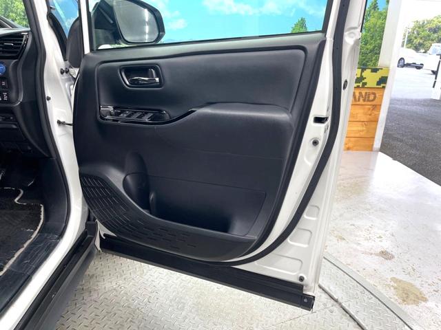 ヴォクシー ハイブリッドＺＳ　煌ＩＩＩ　両側電動スライドドア　イクリプス製ナビ　フリップダウン　バックカメラ　セーフティセンス　禁煙車　ドラレコ　クリアランスソナー　スマートキー　ＬＥＤヘッド　ＥＴＣ　クルコン　オートマチックハイビーム（40枚目）