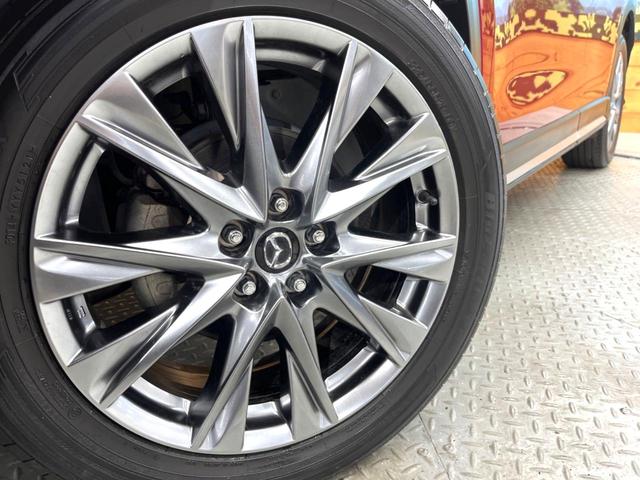 ＣＸ－５ ＸＤ　エクスクルーシブモード　純正７インチナビ　３６０°ビューモニター　ＢＯＳＥサウンド　ｉ－ＡＣＴＩＶＥＳＥＮＳＥ　レーダークルーズ　禁煙車　電動リアゲート　レザーシート　全席シートヒーター　前席シートエアコン　コーナーセンサー（13枚目）