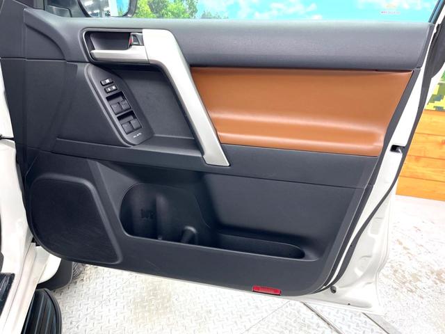 ランドクルーザープラド ＴＸ　Ｌパッケージ　７０ｔｈアニバーサリーリミテッド　４ＷＤ　サンルーフ　トヨタセーフティセンス　レーダークルーズコントロール　シートベンチレーション　革巻きステアリング　ドライブレコーダー　ＥＴＣ　純正ＳＤナビ　Ｂｌｕｅｔｏｏｔｈ再生（38枚目）