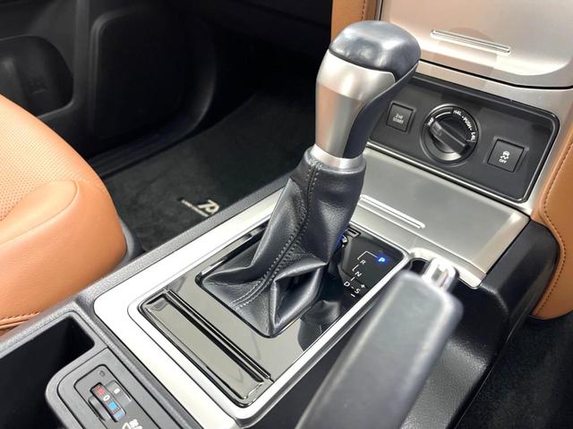 ランドクルーザープラド ＴＸ　Ｌパッケージ　７０ｔｈアニバーサリーリミテッド　４ＷＤ　サンルーフ　トヨタセーフティセンス　レーダークルーズコントロール　シートベンチレーション　革巻きステアリング　ドライブレコーダー　ＥＴＣ　純正ＳＤナビ　Ｂｌｕｅｔｏｏｔｈ再生（53枚目）