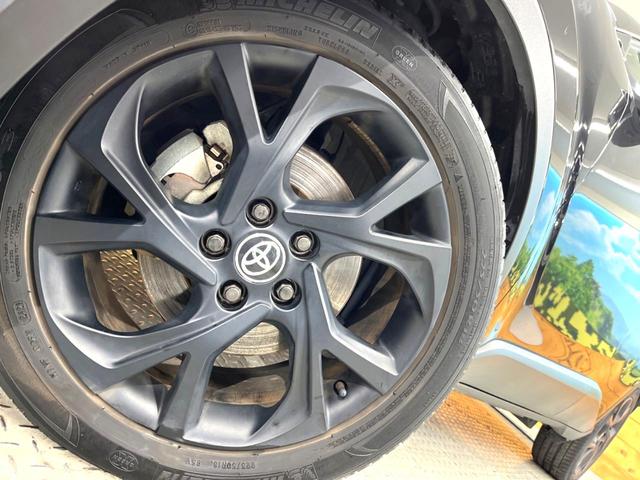 Ｃ－ＨＲ Ｇ　モード　ネロ　セーフティプラスＩＩ　禁煙車　パノラミックビュー　８インチディスプレイオーディオ　ブラインドスポット　セーフティセンス　レーダークルーズ　シーケンシャルターンランプ　マットブラック１８ＡＷ　前席シートヒーター　ドラレコ（14枚目）