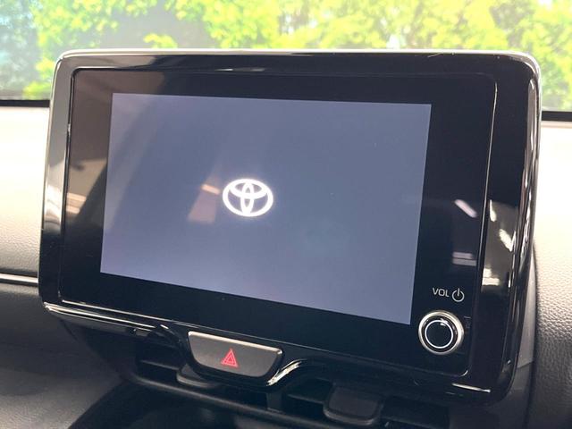 ヤリスクロス ハイブリッドＺ　禁煙車　８インチディスプレイオーディオ　パノラミックビュー　ブラインドスポット　セーフティセンス　レーダークルーズ　パワーシート　シートヒーター　ドラレコ　ＥＴＣ２．０　革巻きステアリング（3枚目）