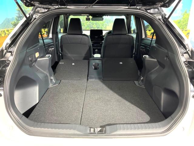 ヤリスクロス ハイブリッドＺ　禁煙車　８インチディスプレイオーディオ　パノラミックビュー　ブラインドスポット　セーフティセンス　レーダークルーズ　パワーシート　シートヒーター　ドラレコ　ＥＴＣ２．０　革巻きステアリング（12枚目）