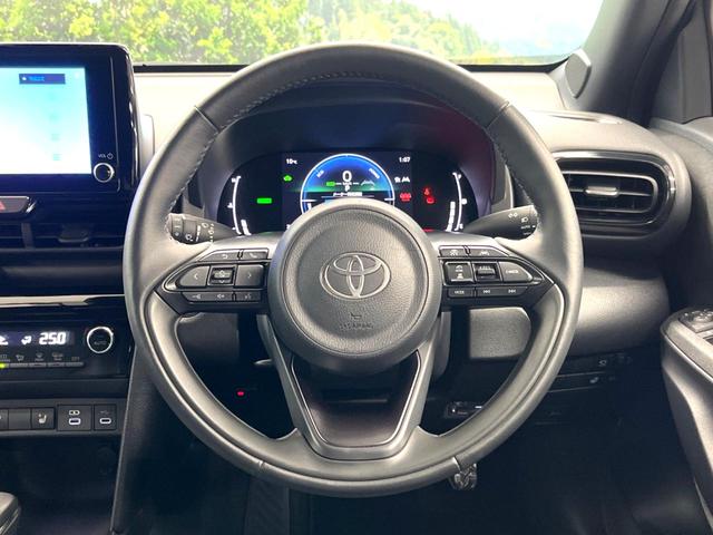 ヤリスクロス ハイブリッドＺ　禁煙車　８インチディスプレイオーディオ　パノラミックビュー　ブラインドスポット　セーフティセンス　レーダークルーズ　パワーシート　シートヒーター　ドラレコ　ＥＴＣ２．０　革巻きステアリング（13枚目）