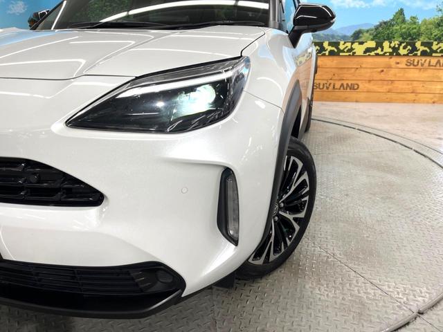 ヤリスクロス ハイブリッドＺ　禁煙車　８インチディスプレイオーディオ　パノラミックビュー　ブラインドスポット　セーフティセンス　レーダークルーズ　パワーシート　シートヒーター　ドラレコ　ＥＴＣ２．０　革巻きステアリング（14枚目）