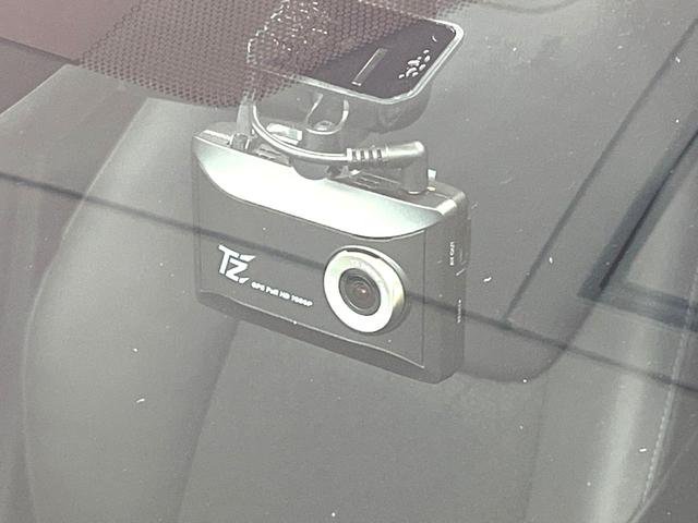 ヤリスクロス ハイブリッドＺ　禁煙車　８インチディスプレイオーディオ　パノラミックビュー　ブラインドスポット　セーフティセンス　レーダークルーズ　パワーシート　シートヒーター　ドラレコ　ＥＴＣ２．０　革巻きステアリング（26枚目）