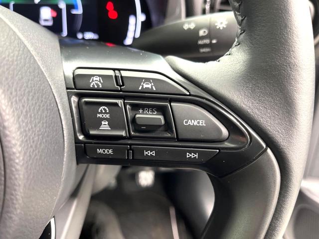 ヤリスクロス ハイブリッドＺ　禁煙車　８インチディスプレイオーディオ　パノラミックビュー　ブラインドスポット　セーフティセンス　レーダークルーズ　パワーシート　シートヒーター　ドラレコ　ＥＴＣ２．０　革巻きステアリング（29枚目）