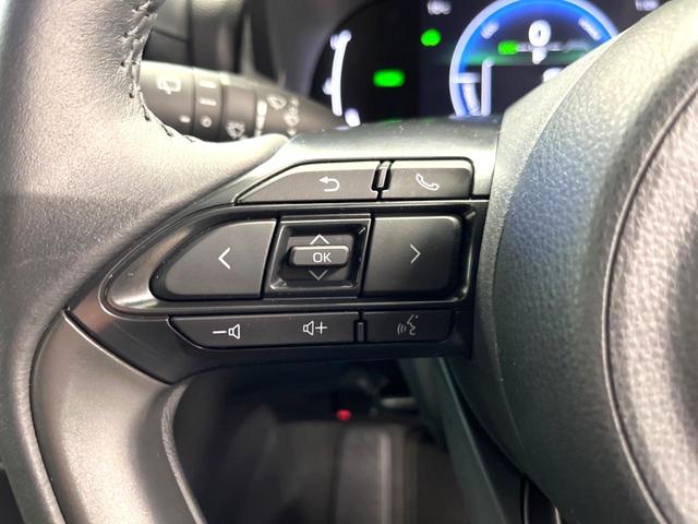 ヤリスクロス ハイブリッドＺ　禁煙車　８インチディスプレイオーディオ　パノラミックビュー　ブラインドスポット　セーフティセンス　レーダークルーズ　パワーシート　シートヒーター　ドラレコ　ＥＴＣ２．０　革巻きステアリング（30枚目）