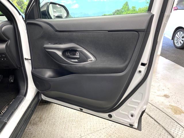 ヤリスクロス ハイブリッドＺ　禁煙車　８インチディスプレイオーディオ　パノラミックビュー　ブラインドスポット　セーフティセンス　レーダークルーズ　パワーシート　シートヒーター　ドラレコ　ＥＴＣ２．０　革巻きステアリング（37枚目）