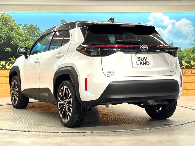 ヤリスクロス ハイブリッドＺ　禁煙車　８インチディスプレイオーディオ　パノラミックビュー　ブラインドスポット　セーフティセンス　レーダークルーズ　パワーシート　シートヒーター　ドラレコ　ＥＴＣ２．０　革巻きステアリング（52枚目）