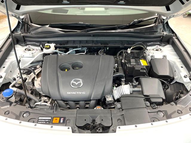 ＭＸ－３０ ベースグレード　禁煙車　８．８インチマツダコネクト　３６０°ビューモニター　ｉ－アクティブセンス　レーダークルーズ　ブラインドスポット　シートヒーター　ステアリングヒーター　メモリー付パワーシート　パドルシフト（19枚目）