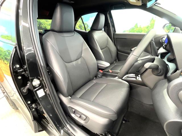 ヤリスクロス ハイブリッドZ 登録済未使用車 純正8インチナビ パノラミックビュー セーフティセンス レーダークルーズ ブラインドスポット ステアリングヒーター シートヒーター パワーシート ハーフレザーシート ETC2.0(9枚目)