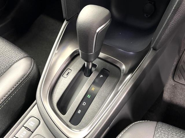 ヤリスクロス ハイブリッドZ 登録済未使用車 純正8インチナビ パノラミックビュー セーフティセンス レーダークルーズ ブラインドスポット ステアリングヒーター シートヒーター パワーシート ハーフレザーシート ETC2.0(29枚目)