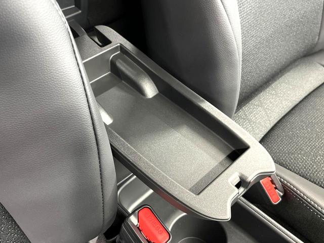 ヤリスクロス ハイブリッドZ 登録済未使用車 純正8インチナビ パノラミックビュー セーフティセンス レーダークルーズ ブラインドスポット ステアリングヒーター シートヒーター パワーシート ハーフレザーシート ETC2.0(36枚目)