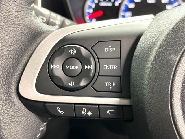 ルーミー カスタムＧ　禁煙車　９インチディスプレイオーディオ　パノラミックビュー　両側パワースライドドア　前後ドラレコ　スマートアシスト　アダプティブクルーズ　シートヒーター　シートバックテーブル　ＬＥＤヘッド　フルセグ（31枚目）