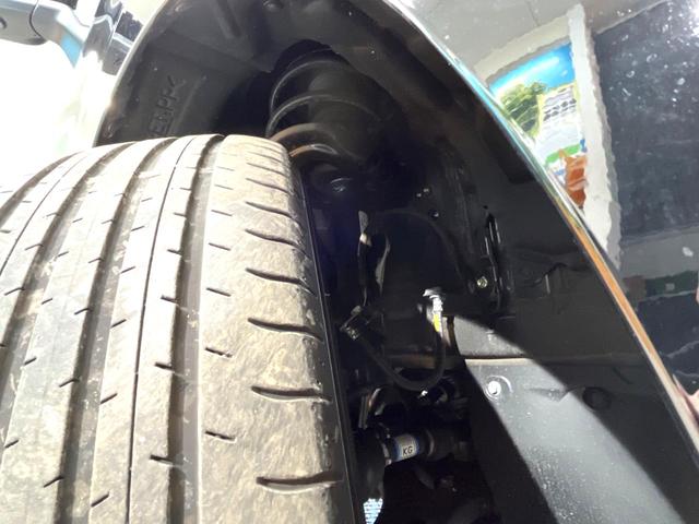 ヴェルファイアハイブリッド Z プレミア 左右独立ムーンルーフ フリップダウンモニター 13.2インチ純正フリップダウンモニター 純正14インチディスプレイオーディオプラス トヨタセーフティセンス パノラミックビューモニター 置くだけ充電(20枚目)