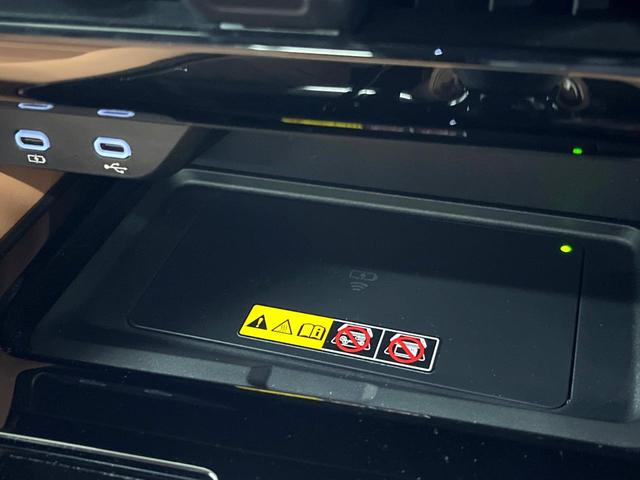ヴェルファイアハイブリッド Z プレミア 左右独立ムーンルーフ フリップダウンモニター 13.2インチ純正フリップダウンモニター 純正14インチディスプレイオーディオプラス トヨタセーフティセンス パノラミックビューモニター 置くだけ充電(64枚目)