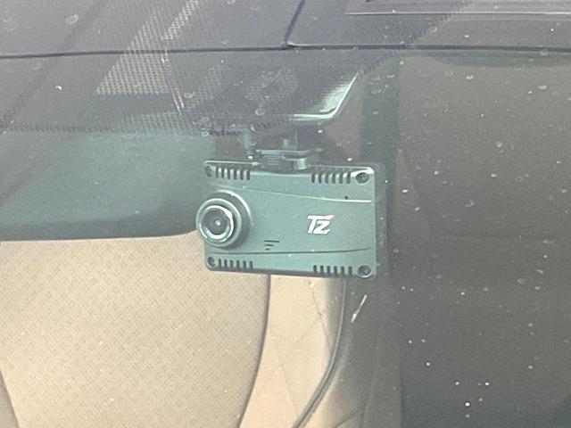 ヴェルファイアハイブリッド Z プレミア 左右独立ムーンルーフ フリップダウンモニター 13.2インチ純正フリップダウンモニター 純正14インチディスプレイオーディオプラス トヨタセーフティセンス パノラミックビューモニター 置くだけ充電(69枚目)