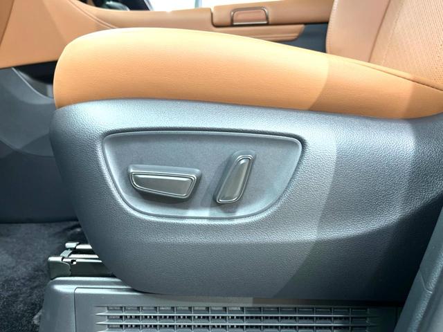 ヴェルファイアハイブリッド Z プレミア 左右独立ムーンルーフ フリップダウンモニター 13.2インチ純正フリップダウンモニター 純正14インチディスプレイオーディオプラス トヨタセーフティセンス パノラミックビューモニター 置くだけ充電(73枚目)