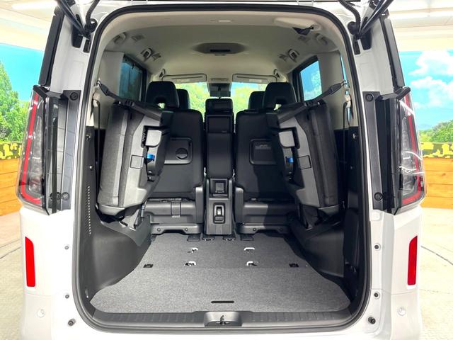 セレナ ｅ－パワー　ハイウェイスターＶ　両側電動スライドドア　３６０度セーフティアシスト　アラウンドビューモニター　プロパイロット　１２．３インチ純正ディスプレイ　ＡｐｐｌｅＣａｒＰｌａｙ　インテリジェントルームミラー　ＥＴＣ２．０（10枚目）